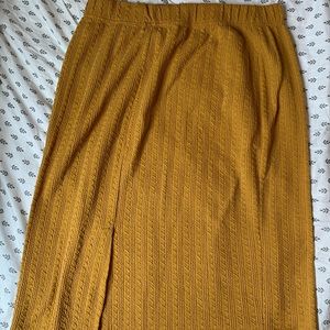 Vintage Yellow pencil skirt with slit